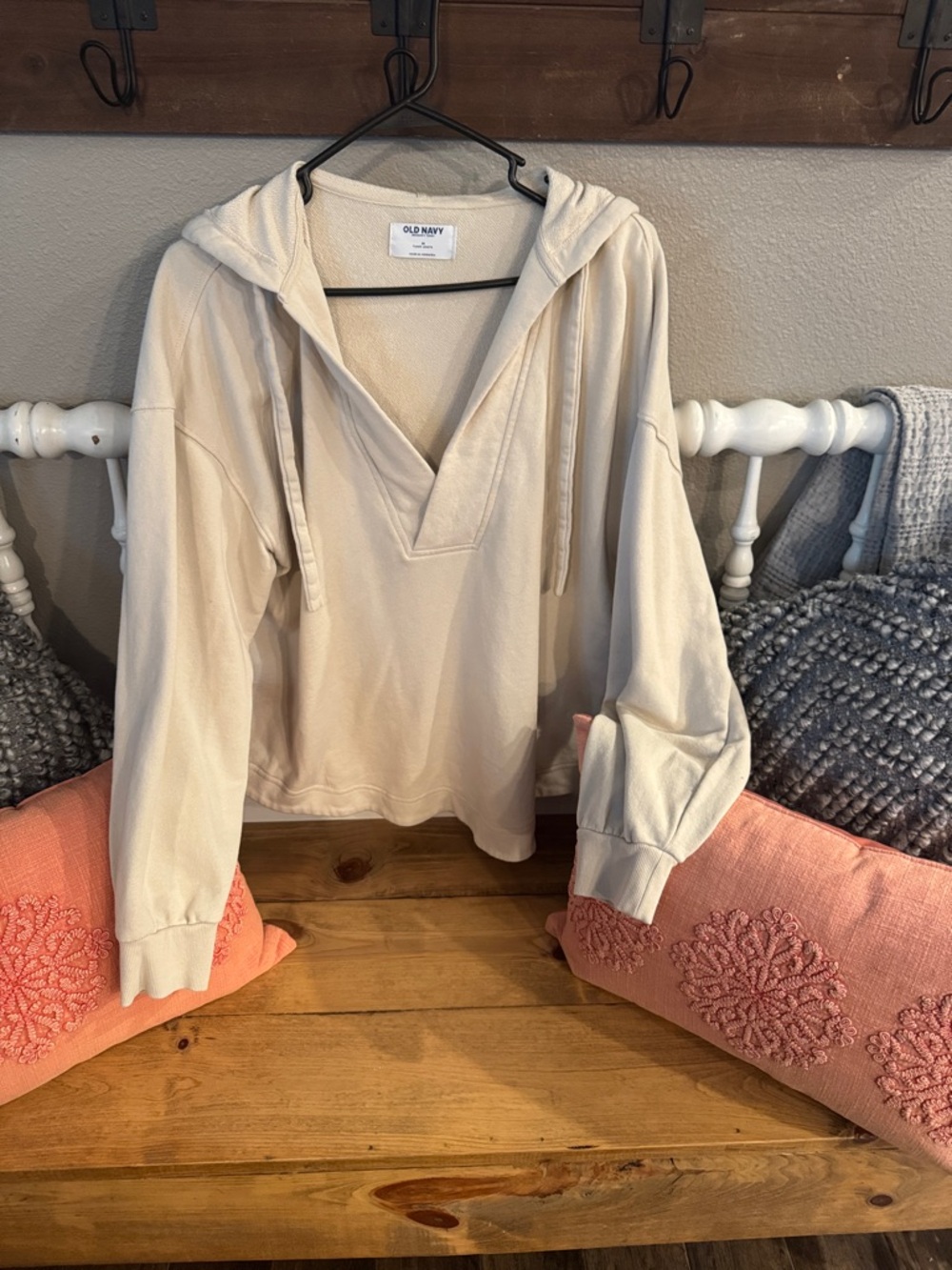 Old Navy Cream Pullover Hoodie